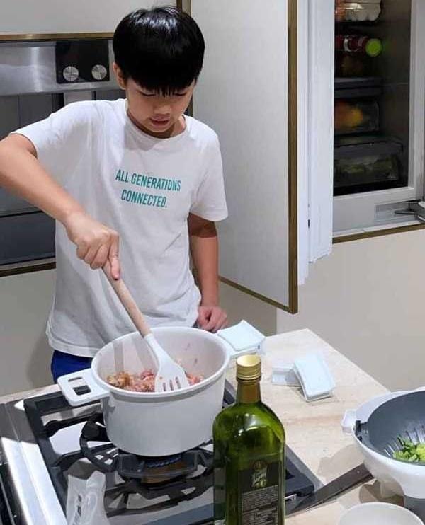 Hồ Ngọc Hà hành cặp song sinh, dân mạng vỗ tay khen ngợi-7