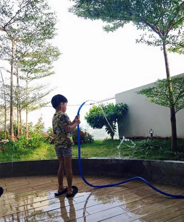 Hồ Ngọc Hà hành cặp song sinh, dân mạng vỗ tay khen ngợi-10