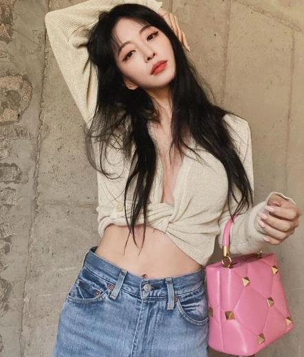 Mỹ nhân xứ Hàn tuổi 40 lên đồ trẻ xinh như idol Gen Z-2