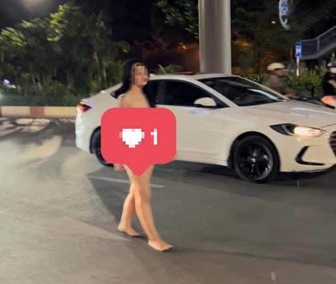 Hotgirl khỏa thân nửa đêm đi lang thang giữa đường phố Hà Nội-1