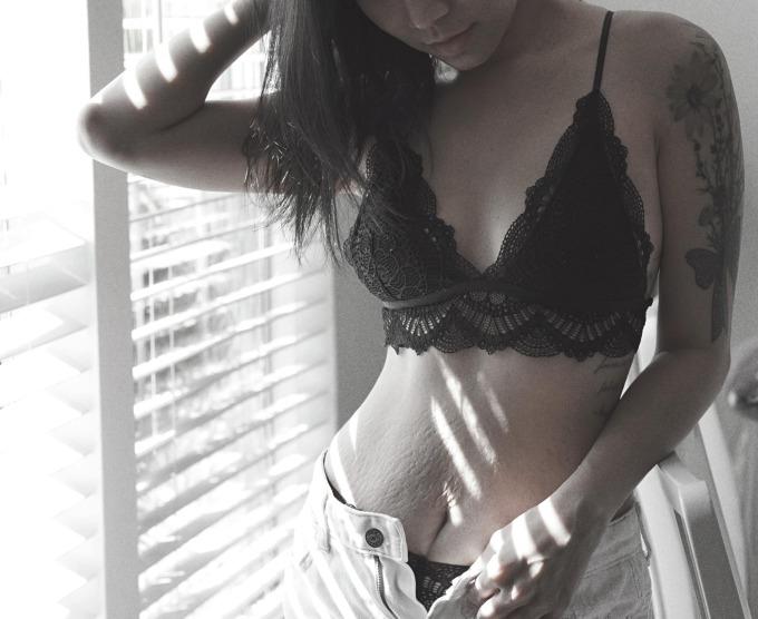 Trương Mỹ Nhân bầu bì giấu kín bưng, đẻ xong khoe bụng rạn hết hồn-5