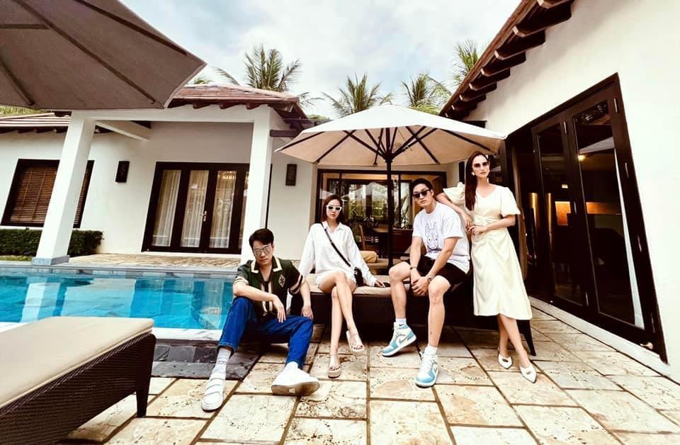 Đình Tú - Huyền Lizzie dính như sam đi du lịch cùng hội bạn thân-3