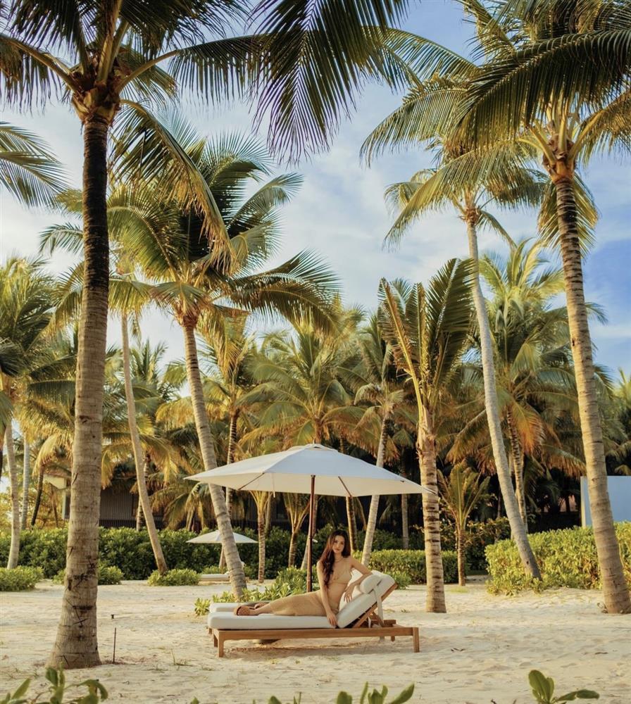 Quỳnh Nga gây hoang mang với bộ đầm có cũng như không-6