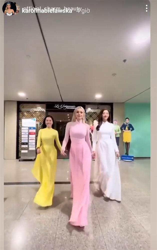 Miss World mặc áo dài catwalk, Lương Thùy Linh làm không lại-7
