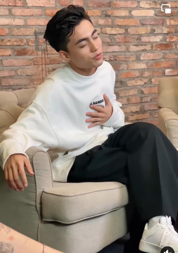 Netizen chê em trai Sơn Tùng tự vỗ tay khoe giọng như tự luyến-2