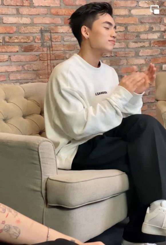 Netizen chê em trai Sơn Tùng tự vỗ tay khoe giọng như tự luyến-5