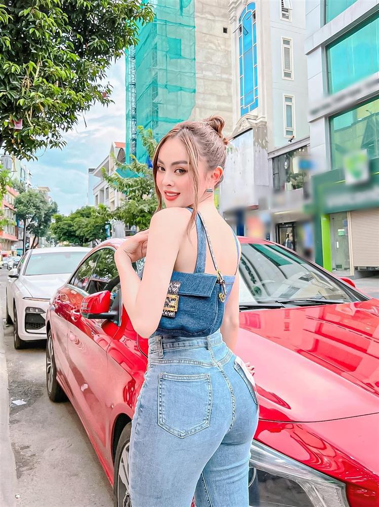 Livestream nói về scandal, Trang Nemo để lộ mặt đơ sưng phù-9