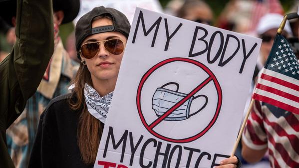 Cô gái mặc hở lưng và quyền my body, my choice: Tự do hay ích kỷ?-8