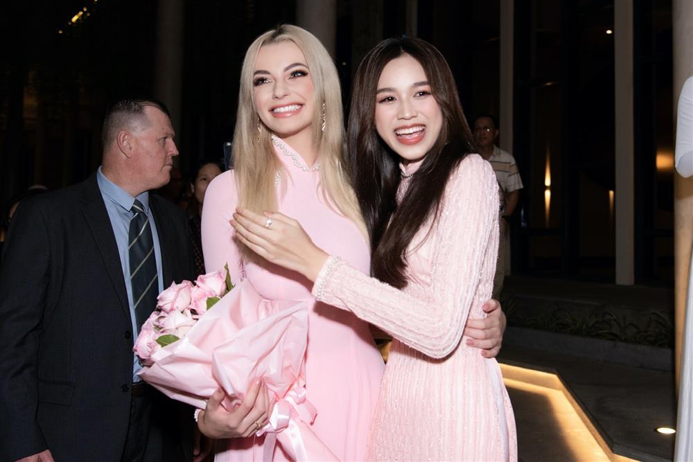 Miss World 2021 là mỹ nhân quốc tế mặc áo dài đẹp nhất khi sang Việt Nam-3