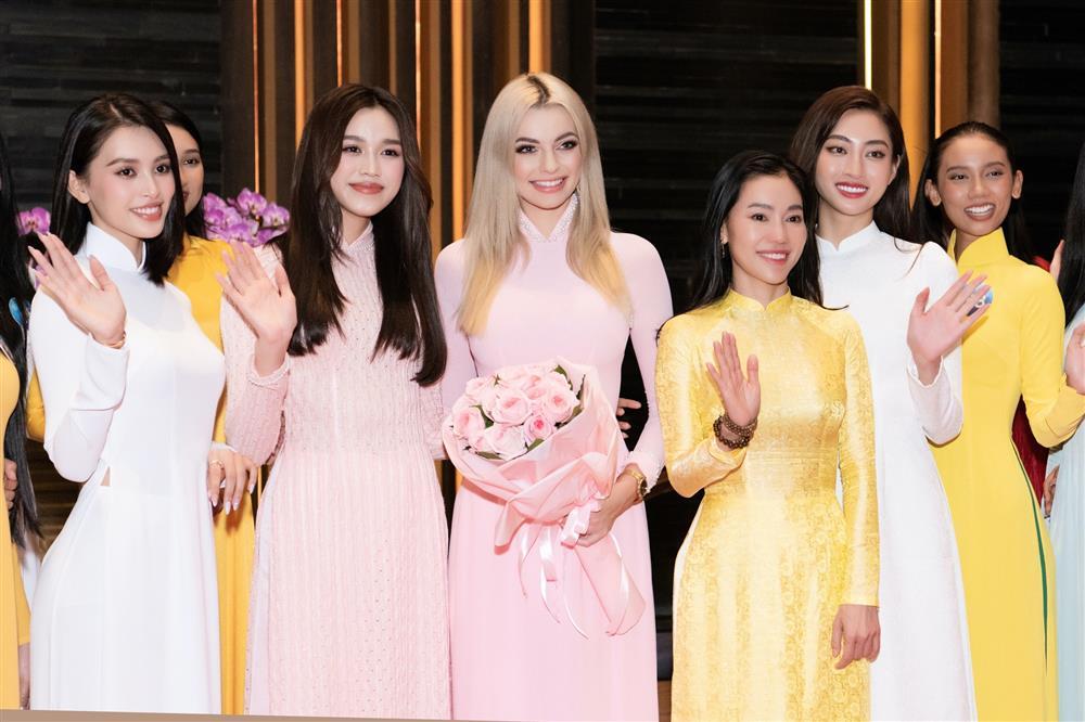 Miss World 2021 là mỹ nhân quốc tế mặc áo dài đẹp nhất khi sang Việt Nam-1