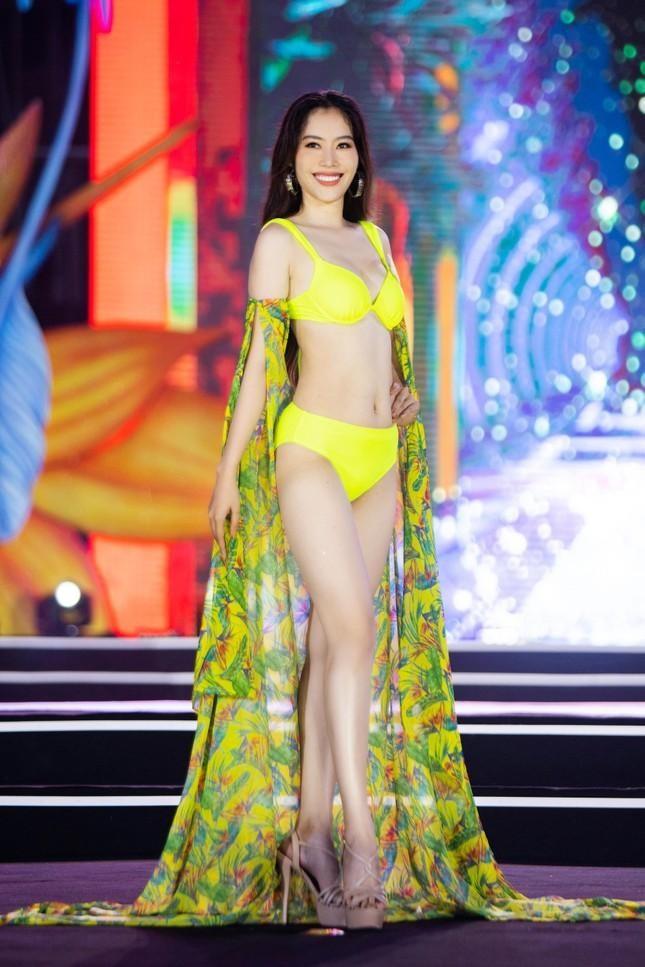Nam Em lạc quẻ bên cạnh các thí sinh Miss World Vietnam 2022-2