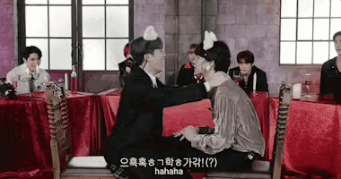 Top 3 trò chơi fan đỏ cả mặt khi nhìn idol tham gia-10