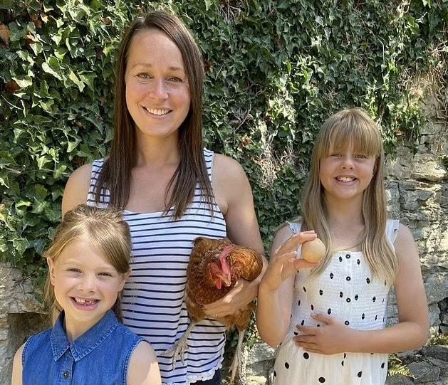 Choáng với quả trứng gà tròn như quả bóng, 1 tỷ quả mới thấy có 1-1