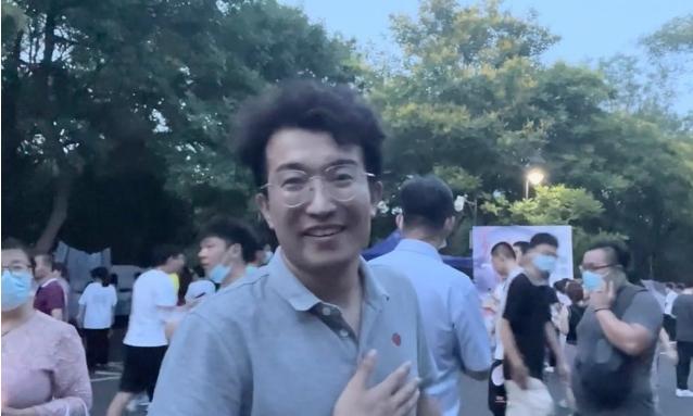 Cười bò trước sự cố khiến chàng trai lộ chuyện lừa mẹ đi xem mắt-1