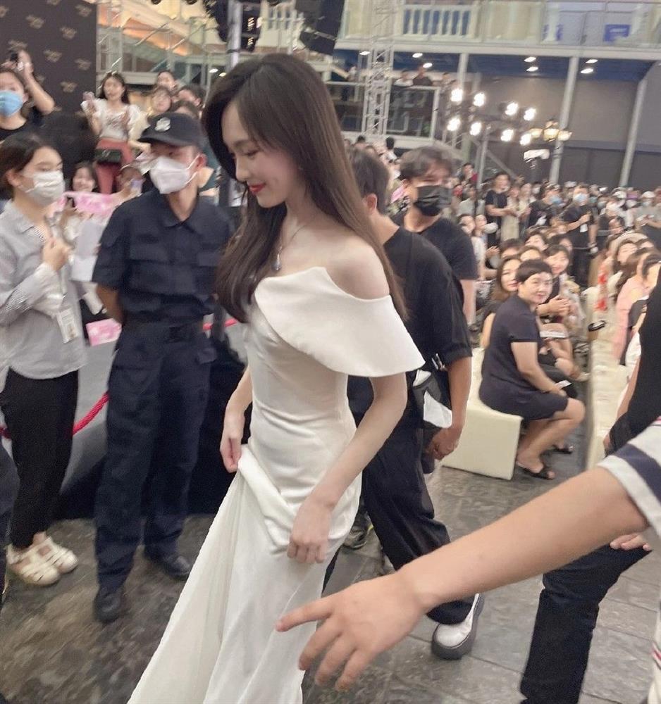 Đường Yên chăm khoe vóc dáng gợi cảm, chuẩn bị tái xuất-3