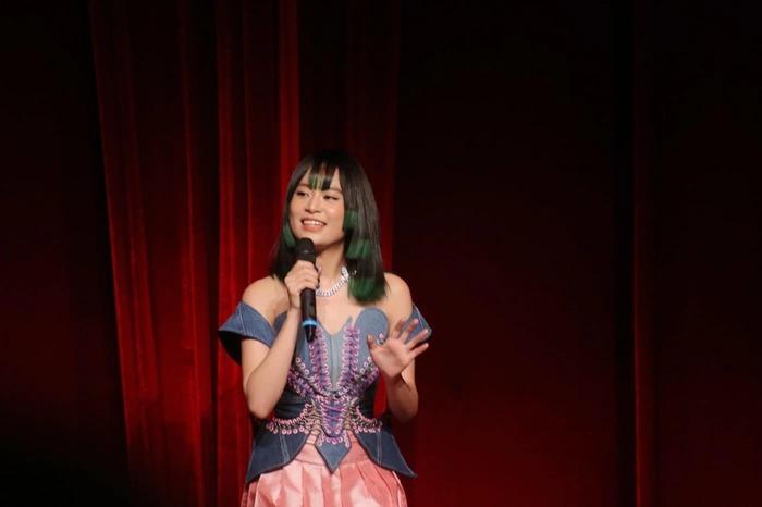 Hoàng Thùy Linh và Chi Pu không hẹn mà lại đụng hàng-1