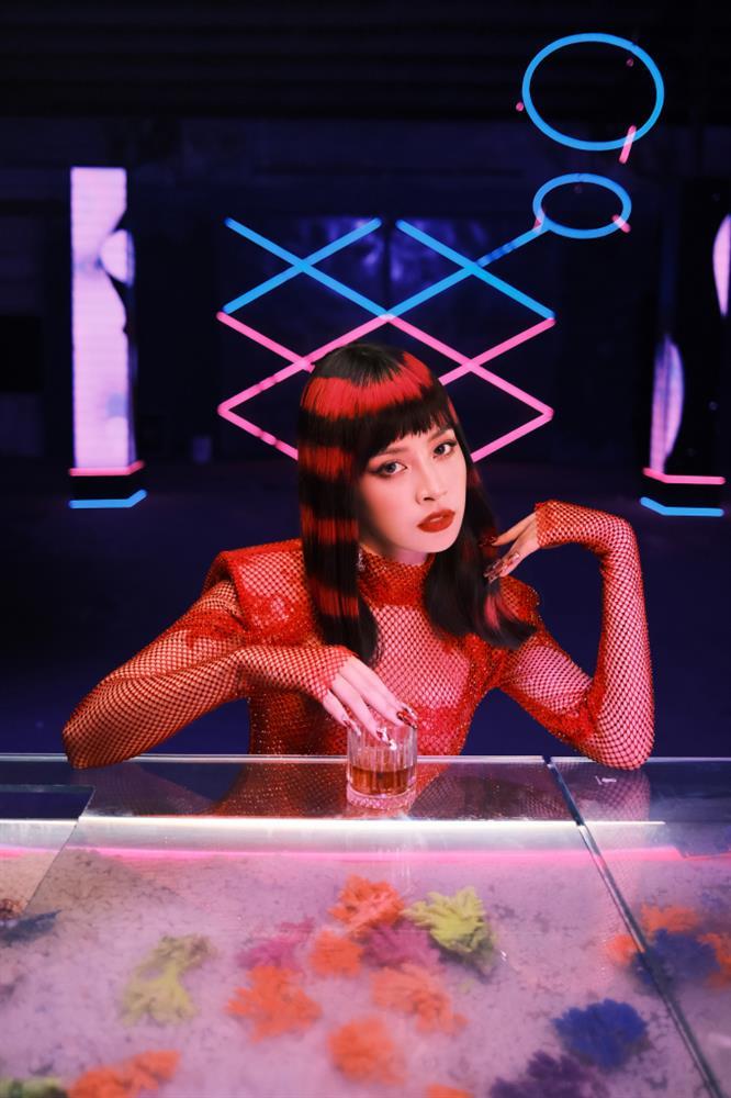 Hoàng Thùy Linh và Chi Pu không hẹn mà lại đụng hàng-2