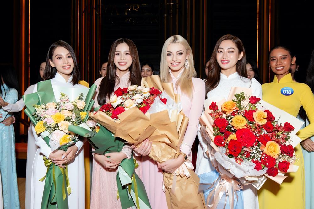 3 hoa hậu Việt đọ sắc đương kim Miss World, ai sánh kịp?-1