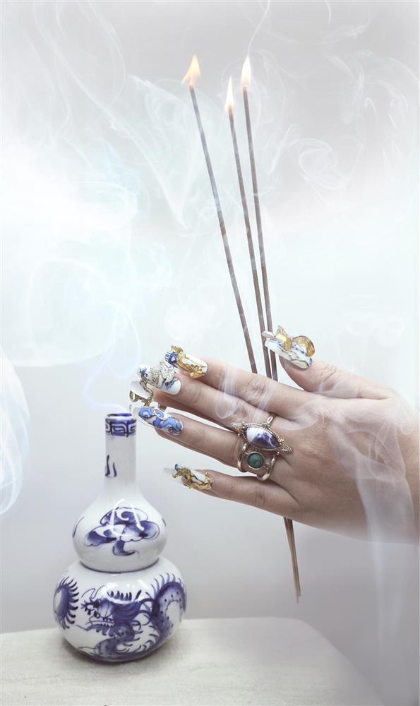 Thót tim phong cách làm đẹp chẳng giống ai trong tháng cô hồn-9