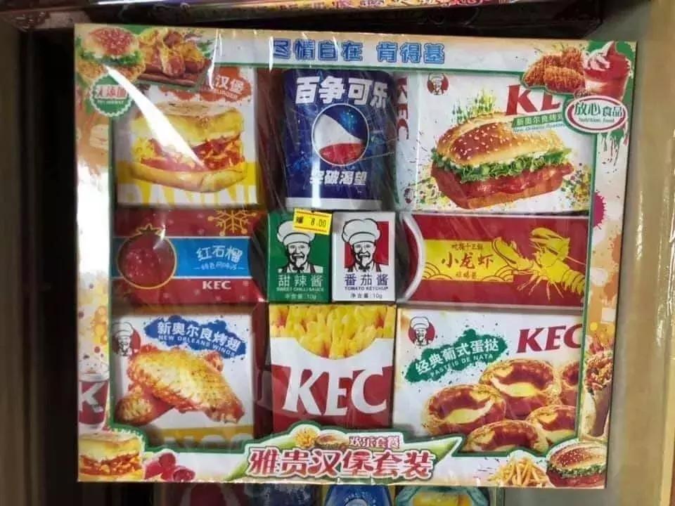 Đi chợ tháng cô hồn: Đồ nhậu, trà sữa, hàng hiệu chả thiếu thứ gì-12