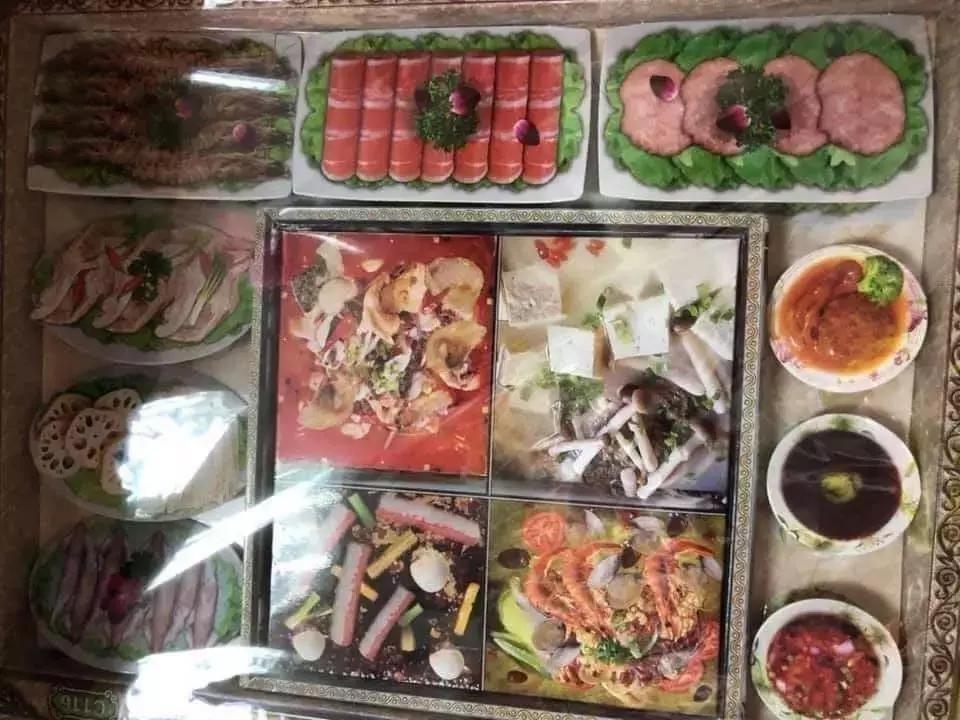 Đi chợ tháng cô hồn: Đồ nhậu, trà sữa, hàng hiệu chả thiếu thứ gì-13