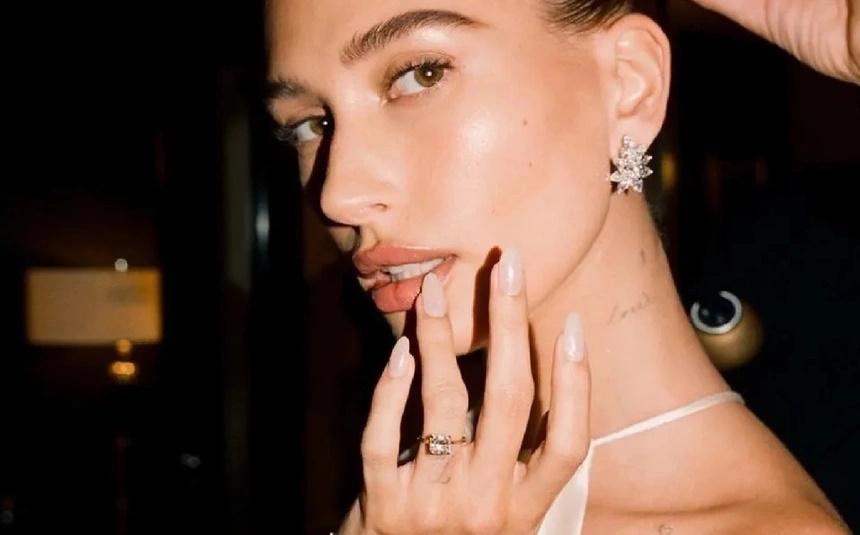 Cách Hailey Bieber có làn da căng bóng-3