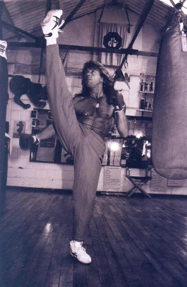 Diễn viên đóng thế Người Dơi qua đời-2