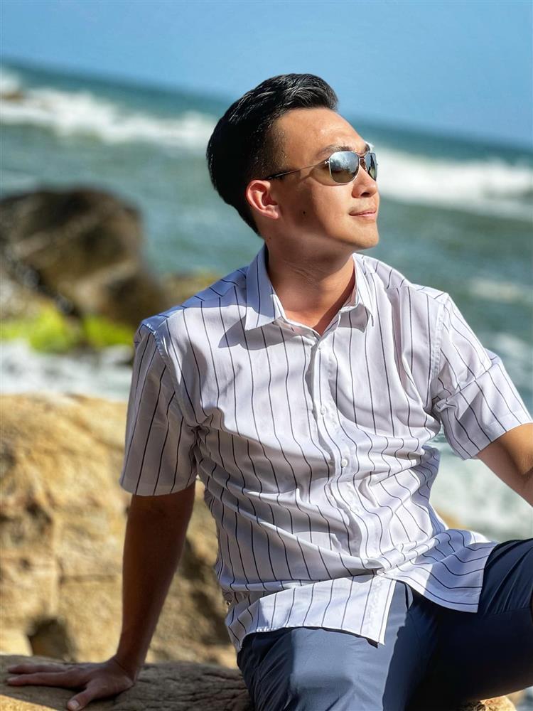 Lộ chùm ảnh chồng Lê Âu Ngân Anh, đã đẹp trai còn tài giỏi-10