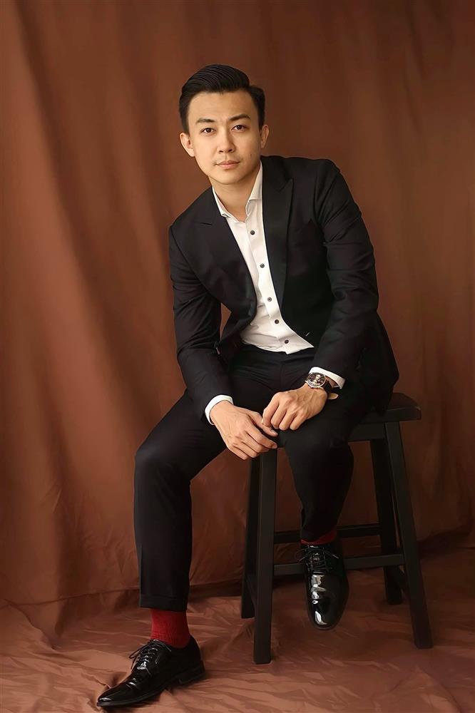 Lộ chùm ảnh chồng Lê Âu Ngân Anh, đã đẹp trai còn tài giỏi-6