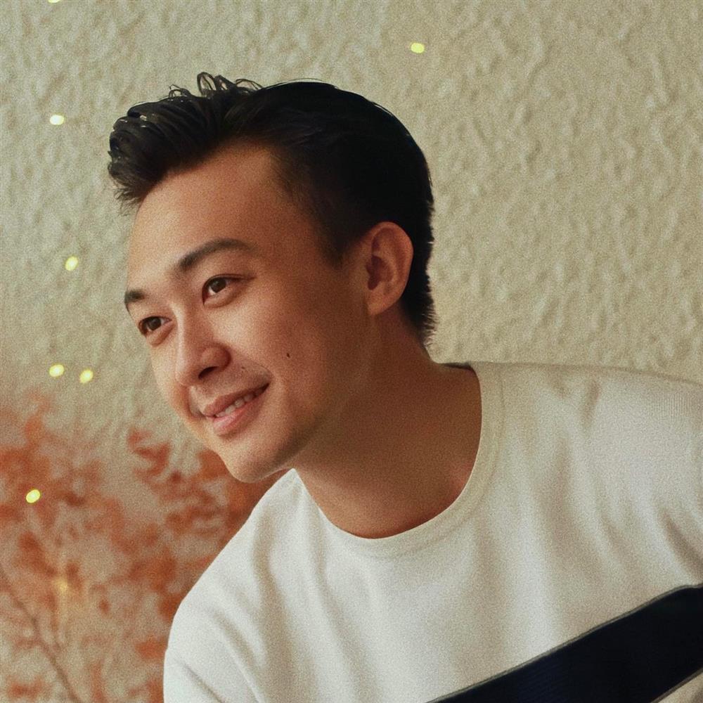 Lộ chùm ảnh chồng Lê Âu Ngân Anh, đã đẹp trai còn tài giỏi-7