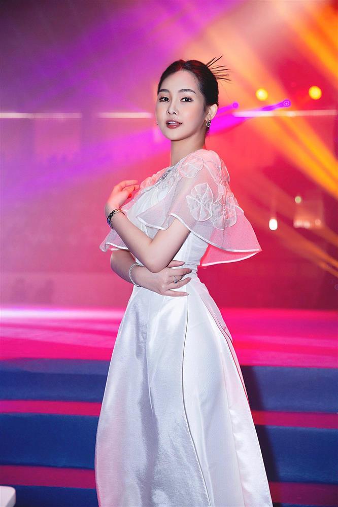 Nhan sắc Lê Âu Ngân Anh sau 5 năm đăng quang thay đổi ra sao?-10