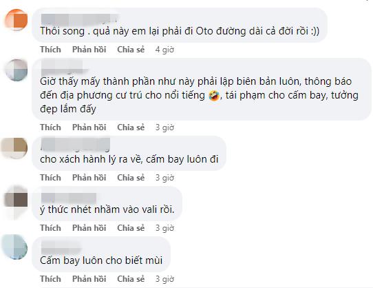 Cô gái lì mặt leo bằng được lên băng chuyền hành lý quay clip-2