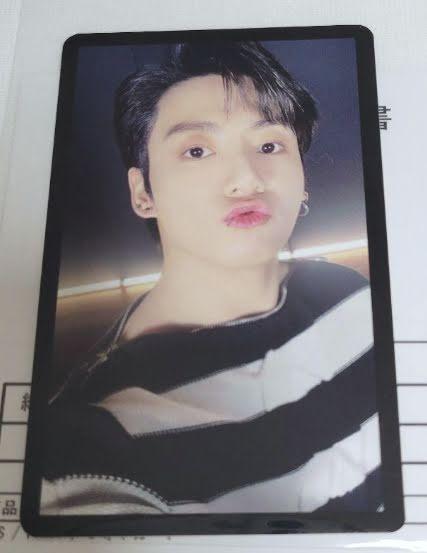 Thú chơi xa xỉ của fan Kpop: Những photocard siêu đắt từng được bán-6