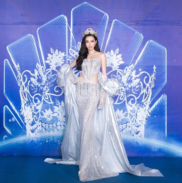 Miss World sáng bừng thảm đỏ, Lương Thùy Linh quên vương miện-7