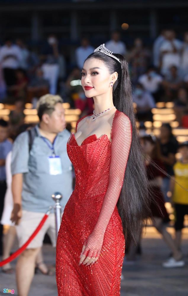 Á hậu Kiều Loan trang điểm già chát chúa ở Miss World Vietnam-4