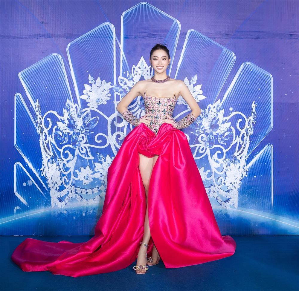 Miss World sáng bừng thảm đỏ, Lương Thùy Linh quên vương miện-3