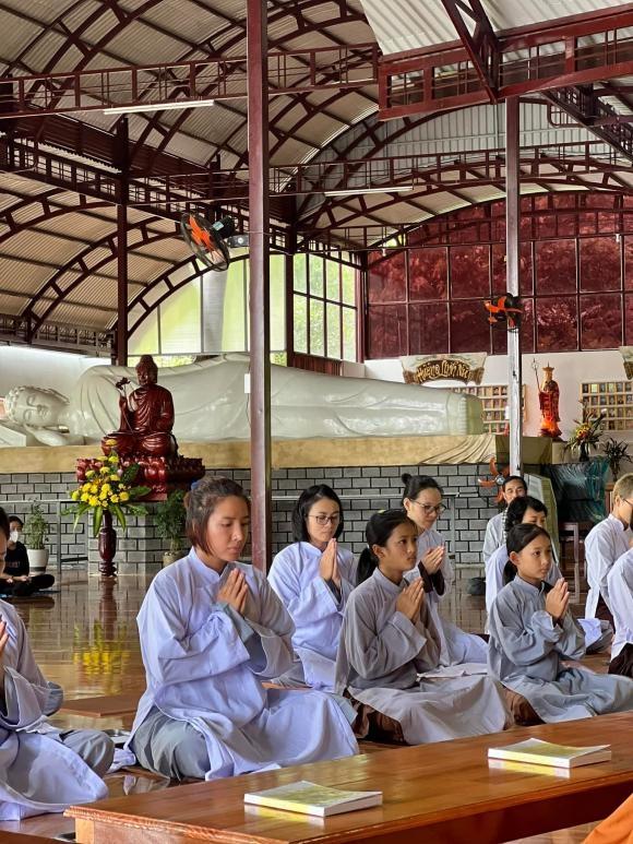 Á hậu 2 Hoa hậu biển Việt Nam 2016 Khánh Phương xuống tóc đi tu-8