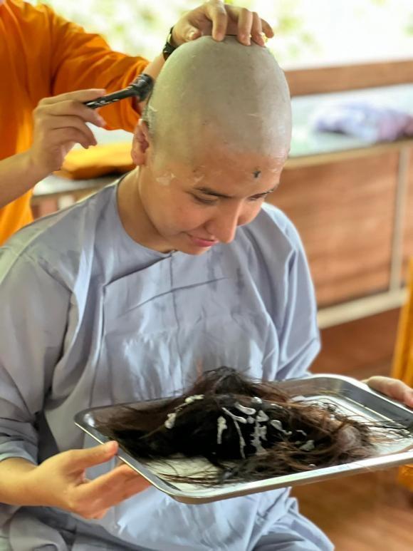 Á hậu 2 Hoa hậu biển Việt Nam 2016 Khánh Phương xuống tóc đi tu-11