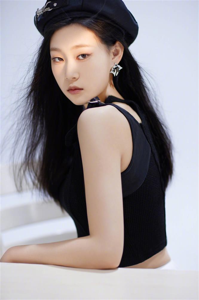 Con gái của tài tử từng bị chê xấu nhất Cbiz giờ ra sao?-1