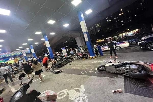 Vụ ô tô đâm loạt xe máy tại cây xăng, tài xế có nồng độ cồn rất cao-3