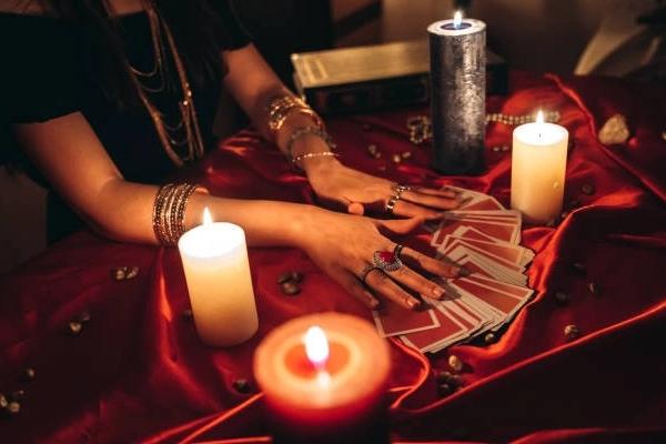 ‘Bùa yêu’ giữ tình chẳng thấy, chỉ thấy mất tiền-2