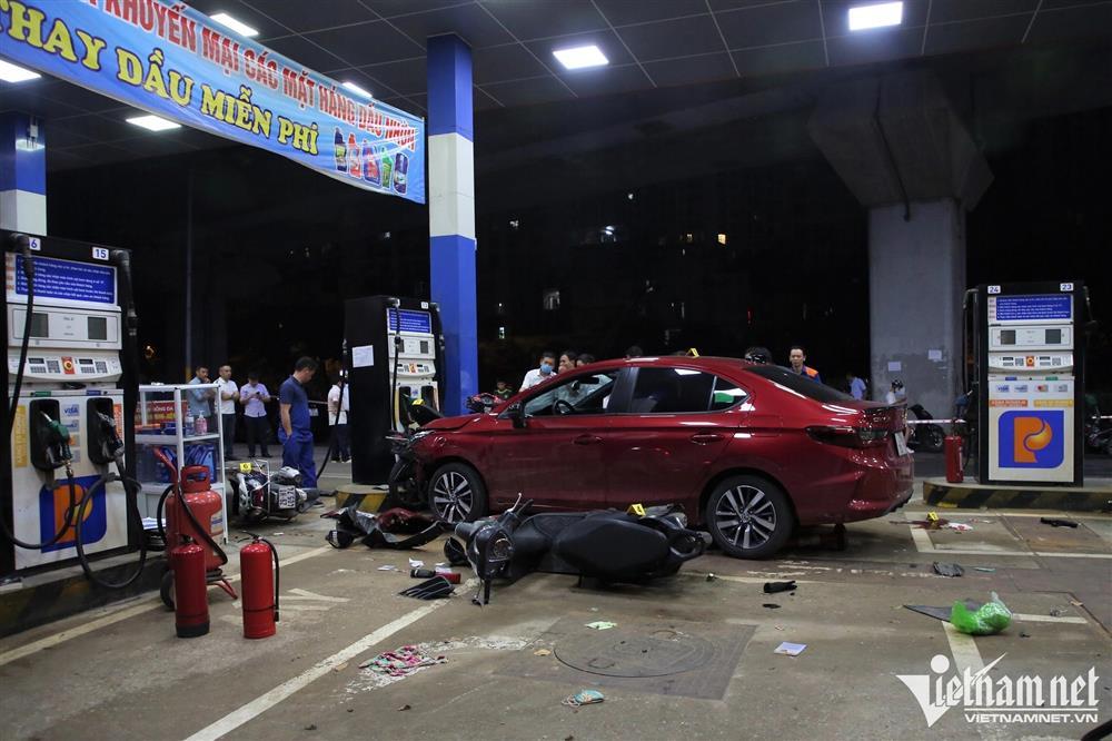 Vụ ô tô đâm loạt xe máy tại cây xăng, tài xế có nồng độ cồn rất cao-1