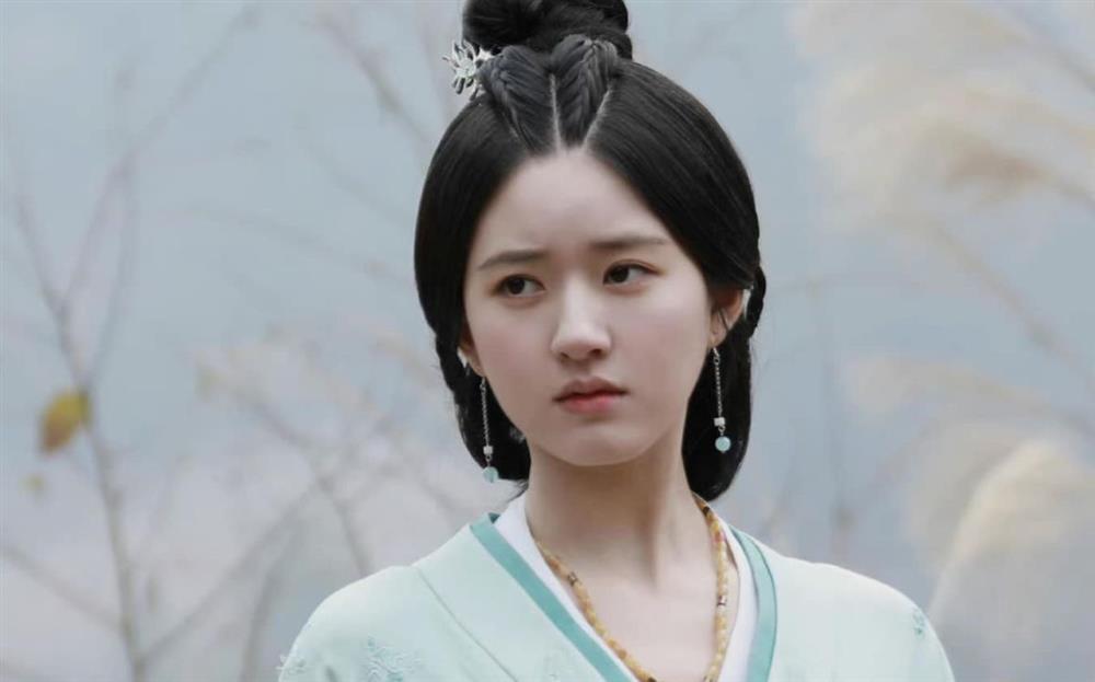 Triệu Lộ Tư được tiền bối khen diễn xuất Trời ban, còn nhân cách thì sao?-3