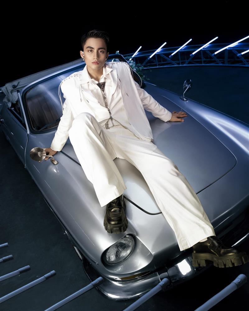 Hành động trùng hợp của MONO và Sơn Tùng khi đứng trên sân khấu-4