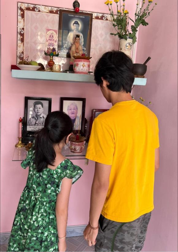 Dung mạo 2 con cùng cha khác mẹ của Huy Khánh khi chung khung hình-2