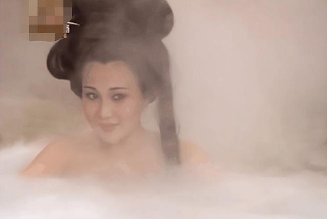 Thần tiên tỷ tỷ tắm tiên bị nhìn trộm có táo bạo hơn dàn mỹ nhân hạng A?-18