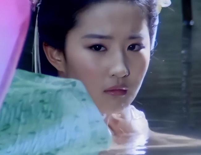 Thần tiên tỷ tỷ tắm tiên bị nhìn trộm có táo bạo hơn dàn mỹ nhân hạng A?-8