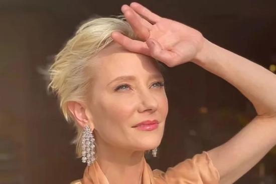 Anne Heche qua đời ở tuổi 53 sau 1 tuần tai nạn ô tô nguy kịch