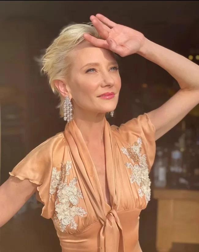 Anne Heche qua đời ở tuổi 53 sau 1 tuần tai nạn ô tô nguy kịch-1