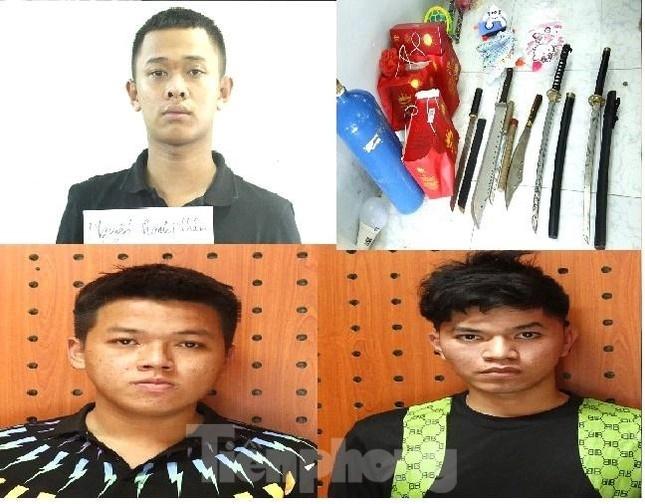 Lời khai nhóm đối tượng cầm đao xin đểu bánh trung thu biếu đại ca-1